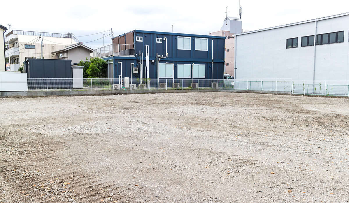郊外の広い土地